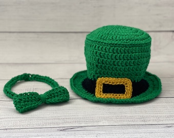 Virkat set med pysslinghatt och fluga: St. Patrick's Day-outfit