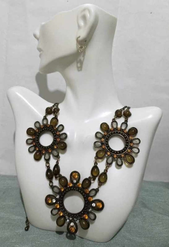 Vintage Chunky Beaded Choker Necklace with Pendant