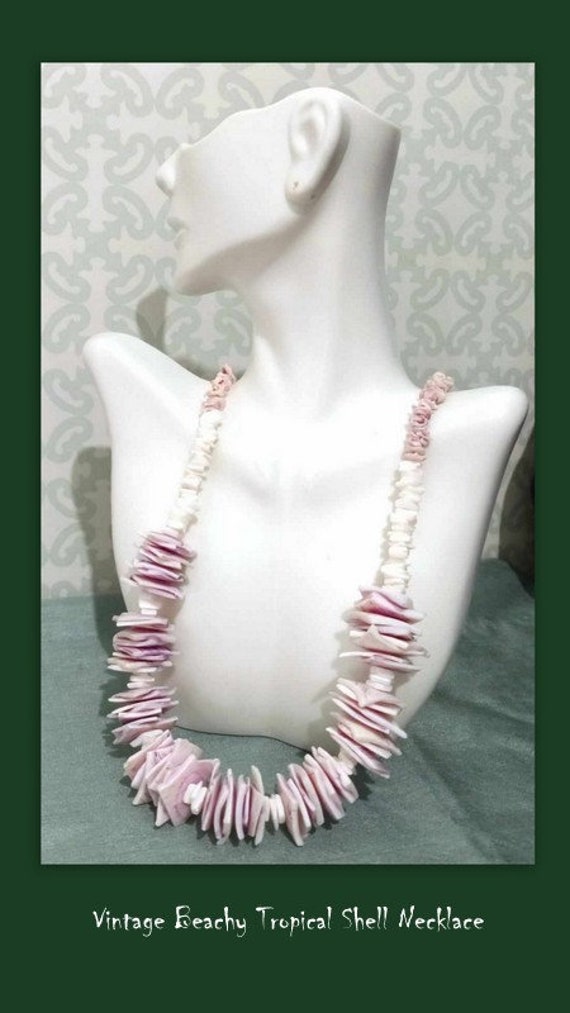 Vintage Beachy Tropical Shell Necklace