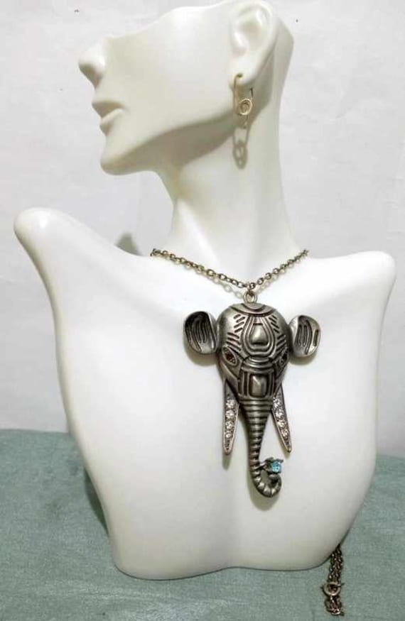 Vintage Pewter Color Elephant Pendant Necklace