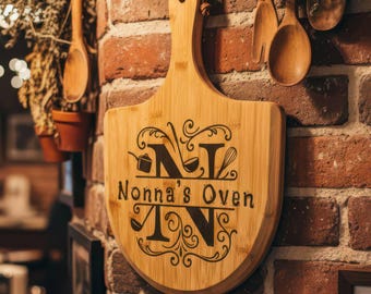 Personalized Engraved Bamboo Pizza Peel, Custom Monogram Pizza Board, Rustic Italian Kitchen Decor, Unique Housewarming Couple Gift