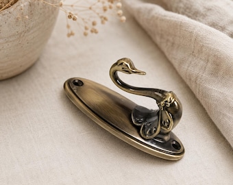 Vintage Metal Swan Wall Hook: Rustic Decorative Coat Towel Hanger