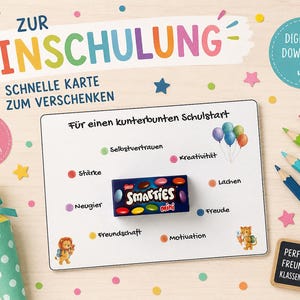 Può includere: Immagine a tema ritorno a scuola con testo in tedesco. Include una lavagna bianca con punti colorati, una scatola di Smarties, matite e un cono scolastico. Il testo include "Download digitale" e "Perfetto per amici e compagni di classe".