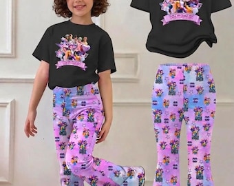 Girls 2-Piece 2026 K-Pop Concert Outfit - Black Graphic T-Shirt & Pastel Character Print Flared Pants Set for Kids