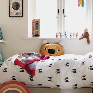 Lion pillow, lion, animal pillow, decorative pillow, scandinavian style, child pillow, personalized pillow, baby pillow