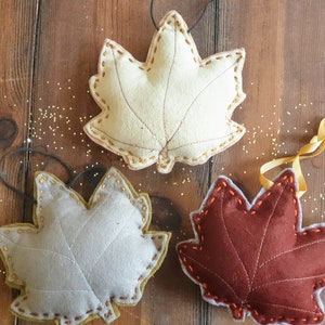 Autumn Leaf Garland, Felt Hanging, Leaves, Holiday Fall Thanksgiving Decoration, Felt Leaves, Autumn Decor image 4