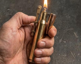 Encendedor de bala de latón hecho a mano de 15 cm (6 pulgadas), encendedor de metal estilo vintage, regalo coleccionable inspirado en Metro 2033