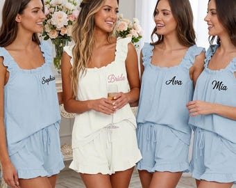 Conjuntos de pijamas personalizados con volantes para damas de honor, regalos para damas de honor, pijama nupcial bordado, atuendo para que las damas de honor se preparen, conjunto de pijama corto personalizado