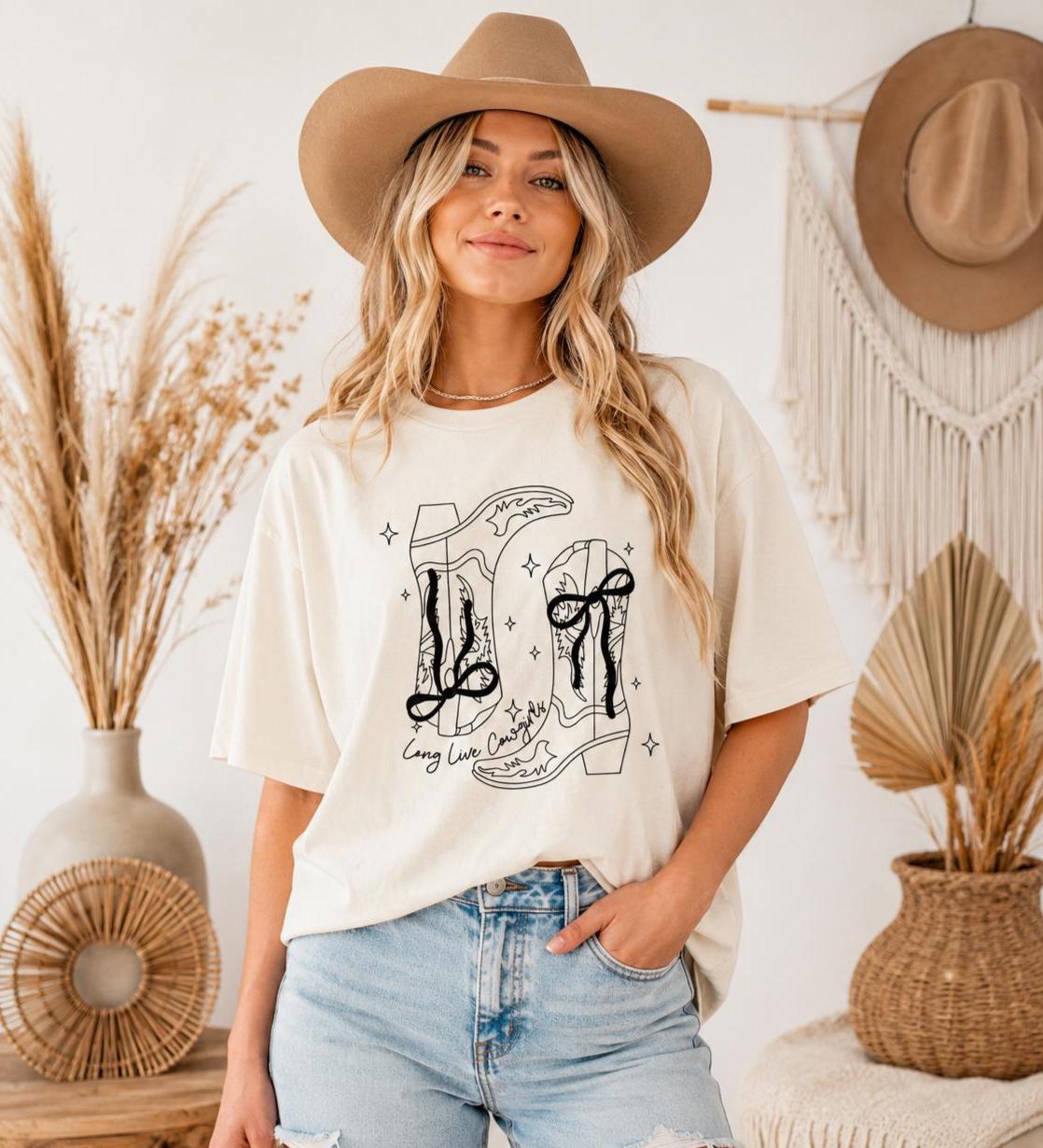 Long Live Cowgirls Shirt Comfort Colors, Trendy Women's Tshirt, Country Music Shirt, Western Cowboy Tee, Cowgirl Boots Shirt, Concert Tee
