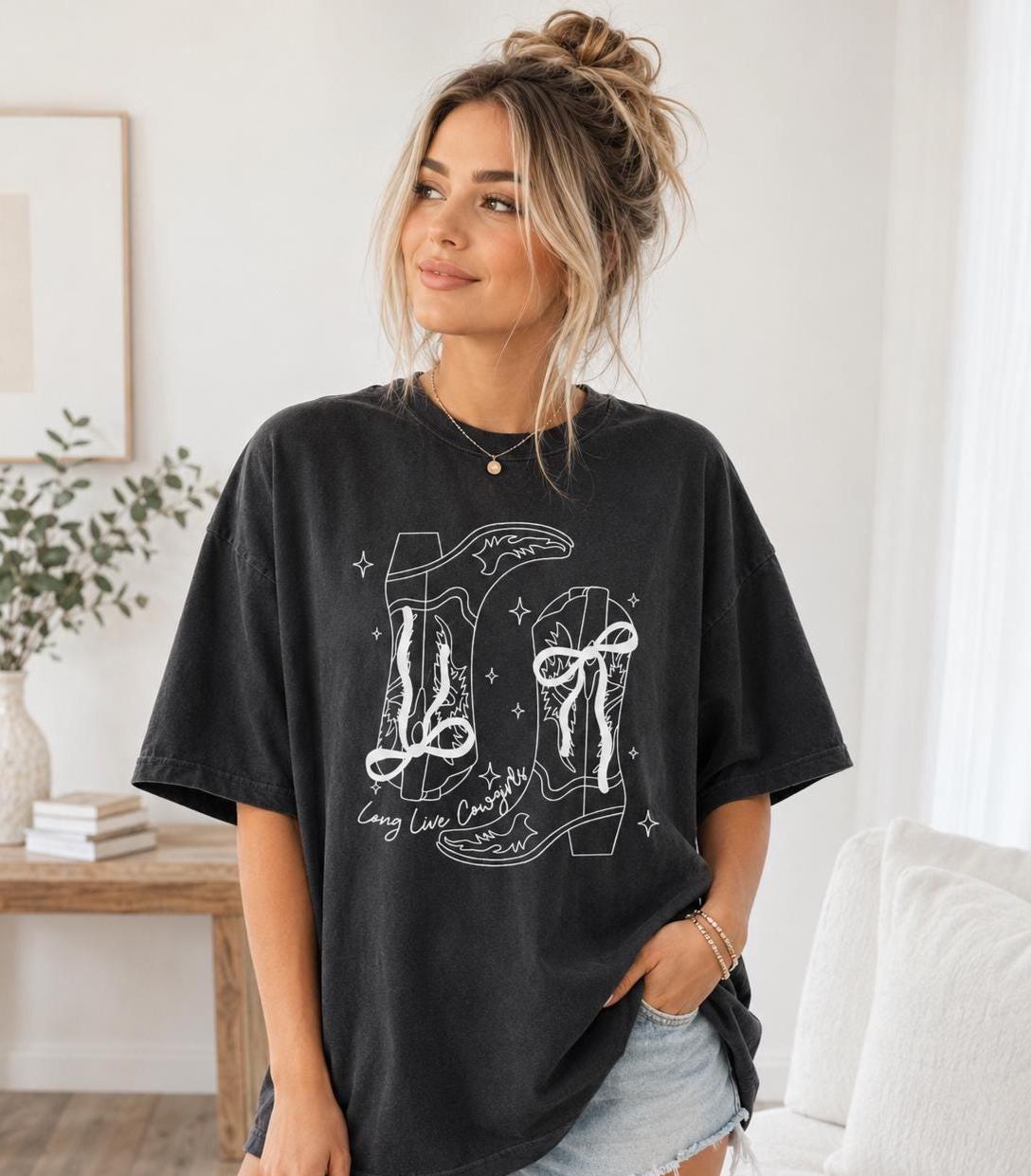 Long Live Cowgirls Shirt Comfort Colors, Trendy Women's Tshirt, Country Music Shirt, Western Cowboy Tee, Cowgirl Boots Shirt, Concert Tee