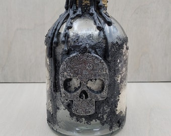 Apothecary Jar, Large Skull