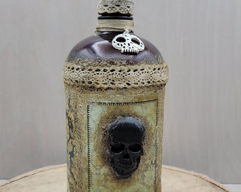 Love Alter Bottle, Skull