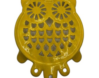 Salvamanteles vintage con forma de búho, estilo años 70, esmalte amarillo, decoración de pared estilo cottagecore para cocina, 8"x6".