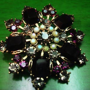 Vintage 1990s Deep Purple Embellished in Gold and Jewels Brooch