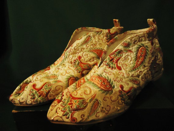 Vintage 1960s Paisley Colored House Shoes