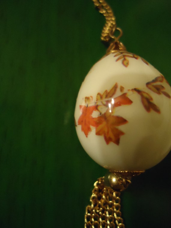 Vintage 1960s Boho Chic Porcelain Egg Tassel Neckl