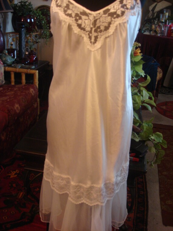 Vintage 1970s White Slip Dress with Pleated Fish … - image 2