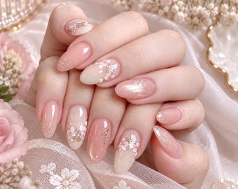 Handgefertigte rosafarbene künstliche Fingernägel mit Blumenmuster, Set mit rosafarbenem Glitzer und Mandelmaserung (Cottagecore-Stil)