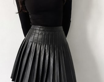 Black Pleated Faux Leather Mini Skirt, High Waist Streetwear Fashion