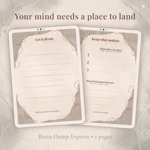 Peut inclure: Deux pages d'un journal avec le texte "Your mind needs a place to land". La page de gauche indique "Let it all out" et la page de droite "Keep what matters". Le journal est beige avec une bordure marron décorative. Le texte "Brain Dump Express • 2 pages" est en bas.