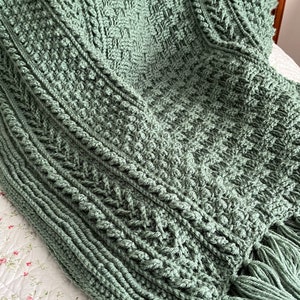 Belfast Aran Afghan - Sage