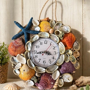 Reloj de pared artesanal con forma de concha marina – Decoración costera para la pared – Decoración para casas de playa – Detalle náutico para el hogar – Idea de regalo única