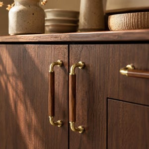 Tiradores de latón y nogal para cajones de armarios de cocina, herrajes vintage dorados para puertas de armarios, tiradores para armarios, tiradores modernos de madera para cómodas, tiradores de puertas.