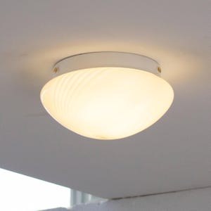Lámpara de cristal de Murano, plafón de filigrana blanco lechoso - Italia, años 80, Ø23 cm