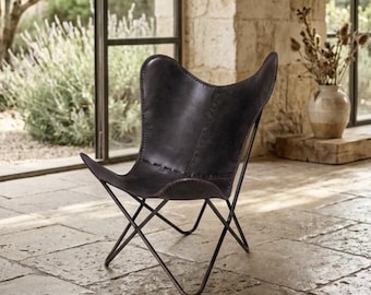 Sillón reclinable hecho a mano de cuero marrón claro con forma de mariposa - Asiento auxiliar de salón de estilo moderno de mediados de siglo - Regalos para hombres y mujeres