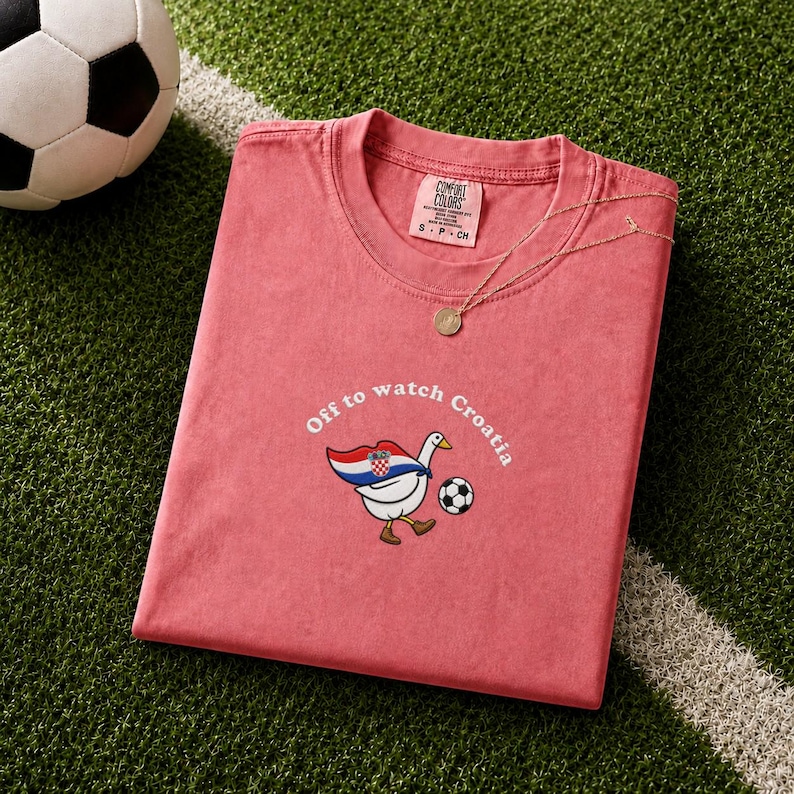 Kroatien Fußball-Shirt, gesticktes Fußball-Gans-Komfort-Farben-T-Stück, lustiges kroatisches Fan-Geschenk, Fußball 2026 Spieltag-Shirt Bild 5