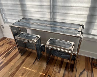 Set tavolo e sedie in edizione limitata Keyfit Tools King's Gate Collection, realizzato in porcellana italiana e acciaio inossidabile, per interni ed esterni. Nuovo.
