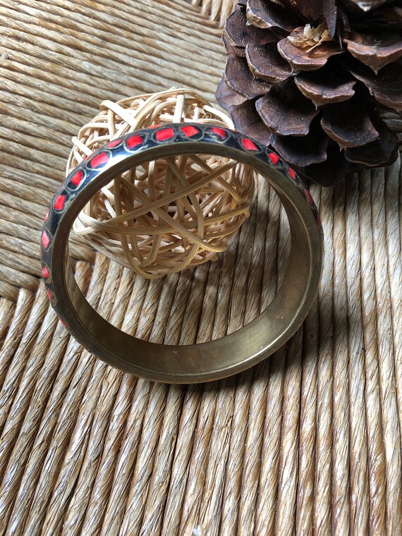 Brass and inlaid coral cloisonne bracelet - image 4