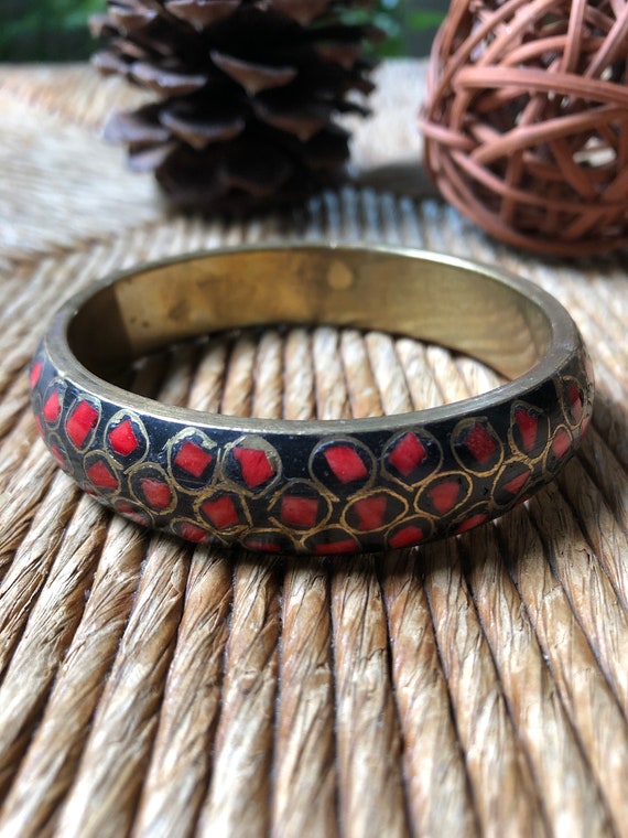 Brass and inlaid coral cloisonne bracelet - image 2