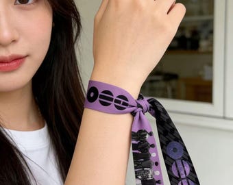 Sciarpa in nastro di raso ispirata ai concerti, elastico per capelli, fascia per capelli, ciondolo per borsa, accessorio regalo per fan, decorazione