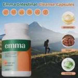 Puede incluir: Una botella blanca y verde de "Emma Intestinal Cleanse Capsules" con una etiqueta naranja. La imagen incluye ilustraciones de ingredientes y una persona caminando en el fondo. La botella contiene c&aacute;psulas para la salud intestinal.