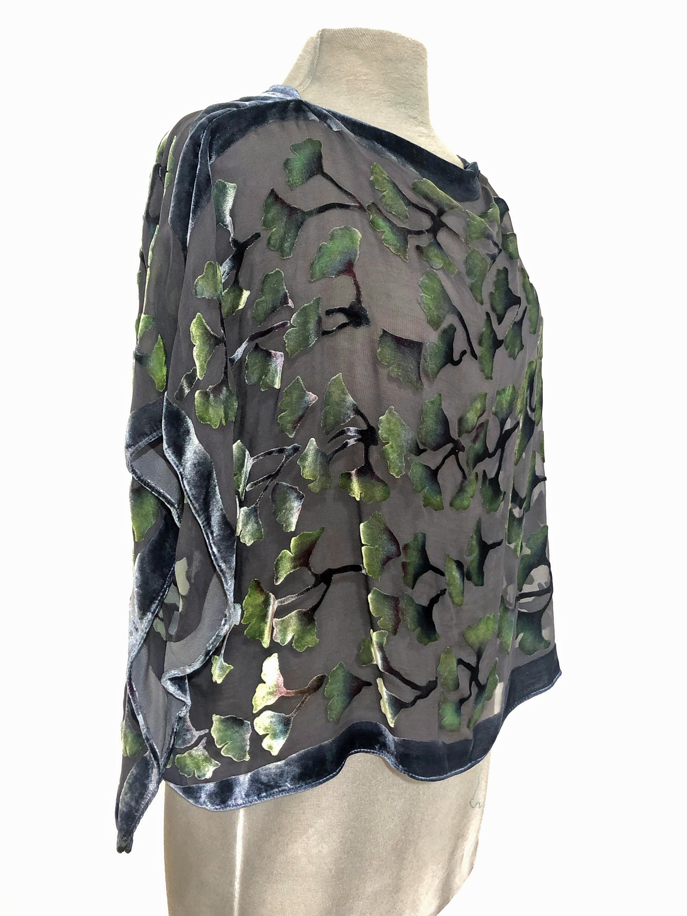 Samt Poncho Top mit Gingko Blätter Muster in Schwarz, One-Size, waschbar