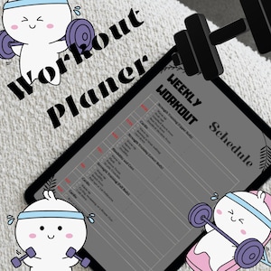 Może przedstawiać: Szary planer treningowy z tekstem "Workout Planer" i "Weekly Workout Schedule". Planer zawiera listę ćwiczeń i postacie z kreskówek podnoszące ciężary. Tło to biała, teksturowana powierzchnia.