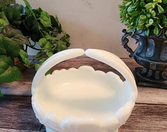Dulcera vintage de Westmoreland de vidrio blanco opalino con asa dividida