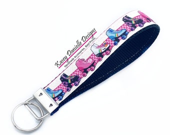 New Handmade Pink Snoopy Rollar Skate Wristlet Key Chain Hand Lanyard Key Fob
