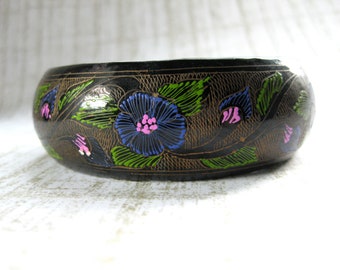 1970s Black bangle bracelet boho wood with handpainted flowers