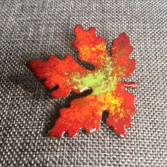 Enamel Maple leaf brooch pin from the 1960’s autu… - image 10