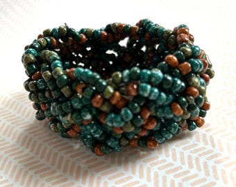 Boho Beaded Bracelet: Vintage Style Stretch Bracelet