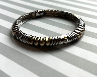Clamp bracelet Chicos textured design two tone well made