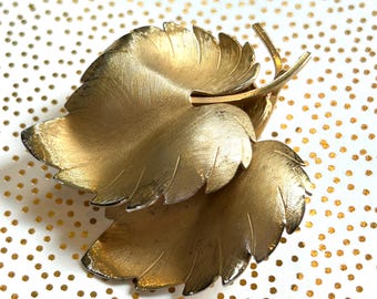 Double leaf pin brooch matte gold plating lapel jewelry Fall Autumn accessory