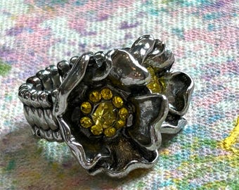 Rhinestone Flower Ring: Silver tone & Yellow Adjustable Stretch Band