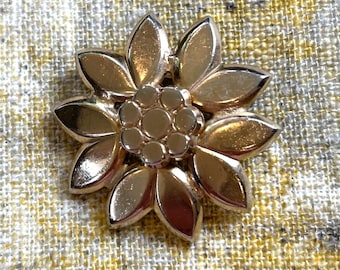 Rare Monet Flower Pin Brooch: Signed Goldtone Designer Jewelry