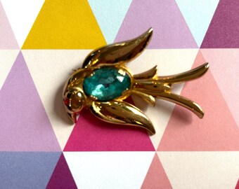 Coro bird pin brooch aqua stone gold plated with red rhinestone eye collectible vintage
