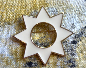 Monet Brooch Pin cream enamel star with eight points signed collectible
