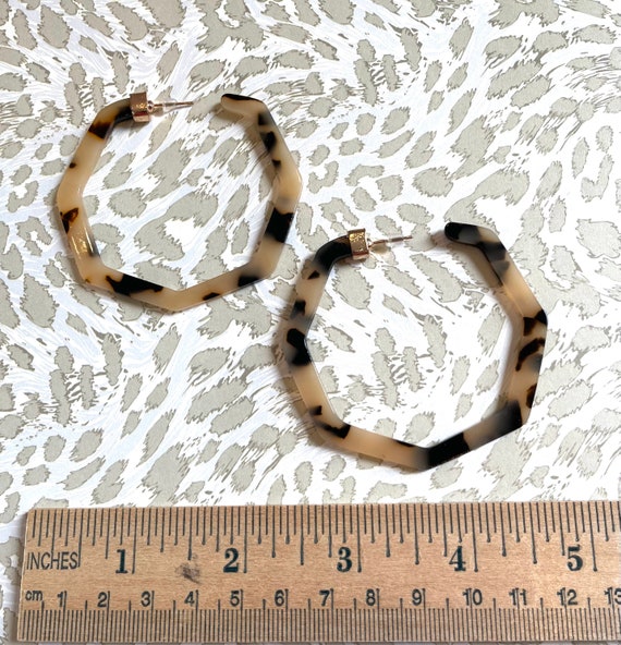 Large tortoise shell hoop earrings pierced - image 2