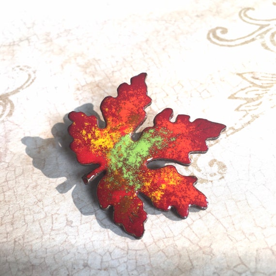 Enamel Maple leaf brooch pin from the 1960’s autu… - image 5